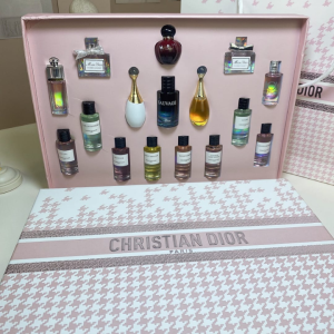 Christian Dior Mini Perfume Gift Set 16 in 1 – Eau de Parfum & Eau de Toilette Collection