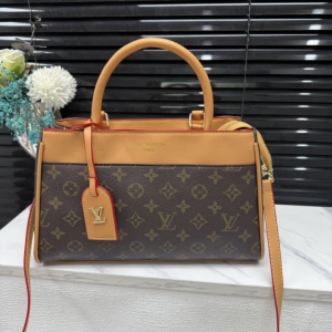 Louis Vuitton Yellow Epice Monogram Venus Shoulder Bag